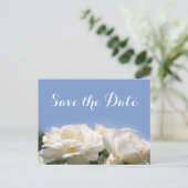 mooie witte rozenbloemen met uitzondering van de d aankondigingskaart (Staand voorkant)