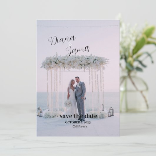 Mooie witte save the date bruiloft uitnodiging (Staand voorkant)