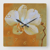 Mooie witte tropische orchidee over gouden geel vierkante klok (Voorkant)