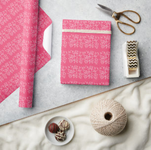Mooie Witte Wilde Bloemen Patroon Op Roze Cadeaupapier