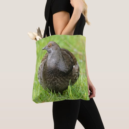 Mooie zalige Grouse in de gras Tote Bag (Dichtbij)