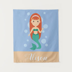 Mooie zeemeermin met rood haar zwemmend in de ocea wandkleed