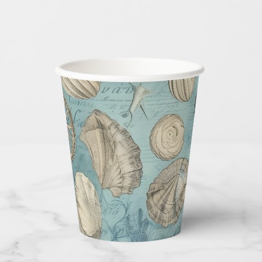Mooie zeeschelpen in blauw papieren bekers (Voorkant)