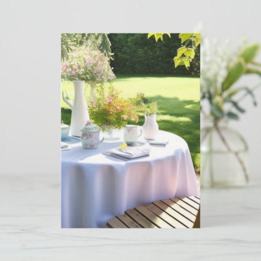 Mooie zomertuinscène in de waterverf. feestdagenkaart (Staand voorkant)