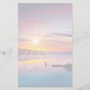 Mooie zomerzonsondergang in het meer briefpapier