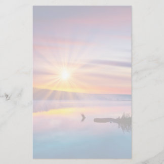 Mooie zomerzonsondergang in het meer briefpapier