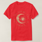 Mooie zon en Moon Celestial Boho T-shirt (Design voorkant)