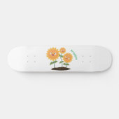 Mooie zonnebloemen die cartoon glimlachen persoonlijk skateboard (Horizontaal)