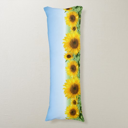Mooie zonnebloemen op Sky Blue Body Pillow Lichaamskussen (Voorkant Verticaal)