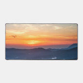 Mooie zonsondergang achter groene velden bureaumat (Voorkant)