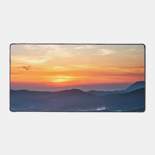 Mooie zonsondergang achter groene velden bureaumat (Voorkant)