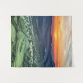 Mooie zonsondergang achter groene velden wandkleed (Voorkant (horizontaal))