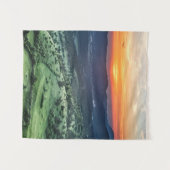 Mooie zonsondergang achter groene velden wandkleed (Voorkant (horizontaal))