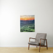 Mooie zonsondergang achter groene velden wandkleed (In situ)