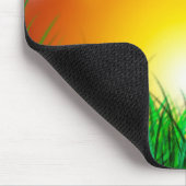 Mooie zonsopgang over een grasveld muismat (Hoek)