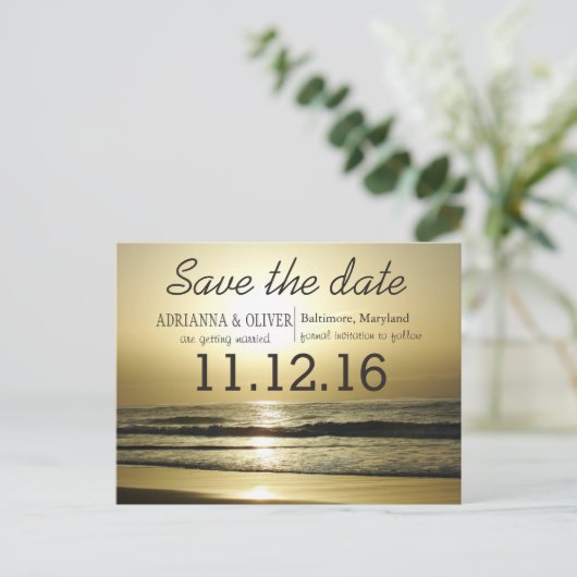 Mooie zonsopgang strand golven Save the date Aankondigingskaart (Staand voorkant)