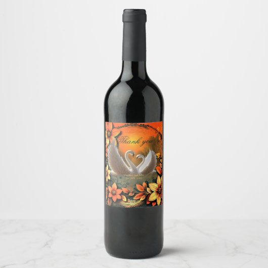 Mooie zwanen in liefde. wijn etiket (Voorkant)