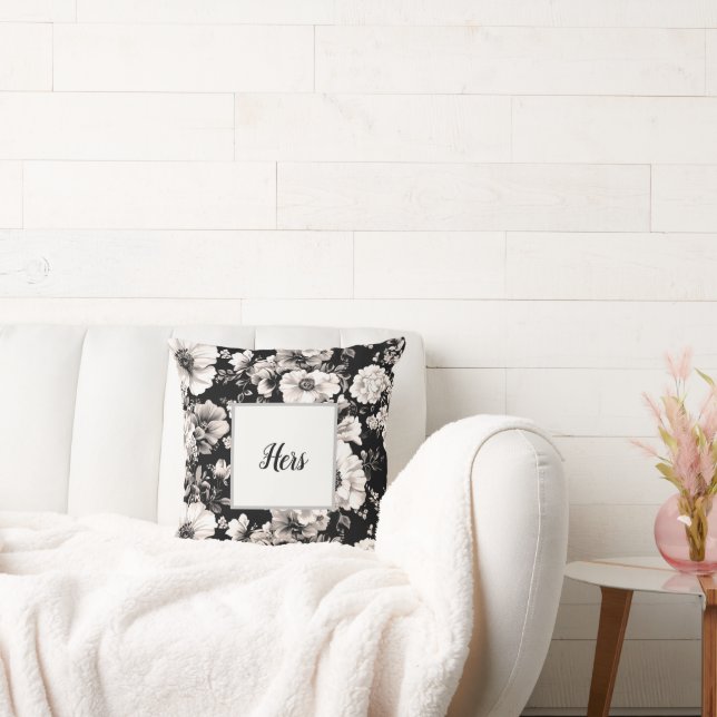 Mooie zwart en licht sepia toon bloemen kussen (Bank)