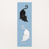 Mooie zwart & wit yoga katten op lichtblauw yogamat (Voorkant)