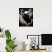 Mooie zwarte kat die in de wolken zit poster (Thuiskantoor)