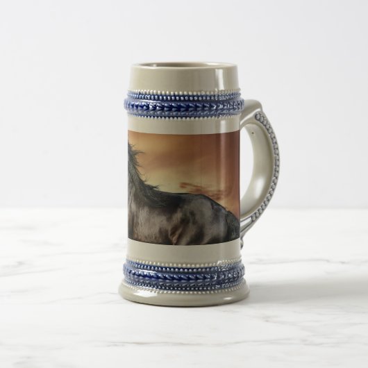 Mooie zwarte paard bierpul (Voorkant rechts)