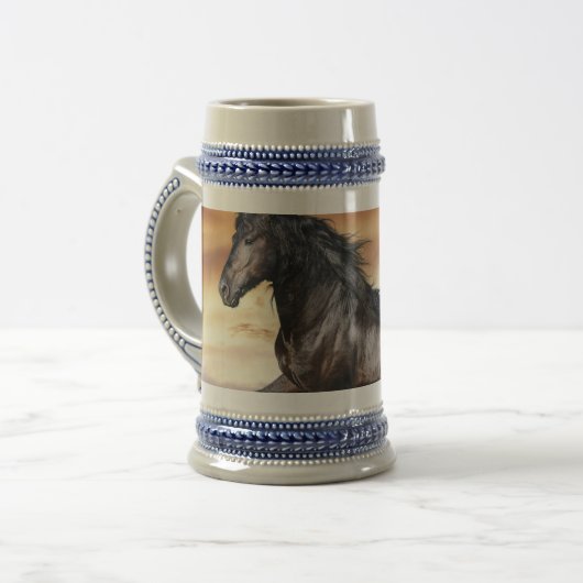 Mooie zwarte paard bierpul (Voorkant links)