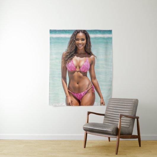 Mooie zwarte vrouw in roze bikini wandkleed (In situ)