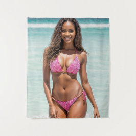 Mooie zwarte vrouw in roze bikini wandkleed