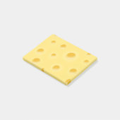 Mooie Zwitserse Kaas Whimsical Bleek Geel Post-it® Notes (Schuin)