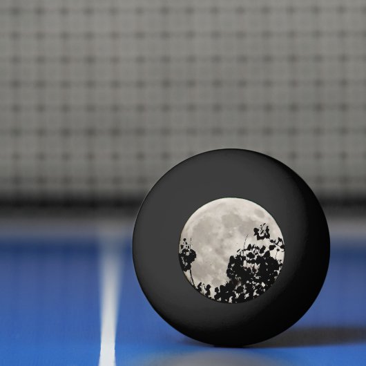 Moon achter donkere bladeren pingpongbal (Net)