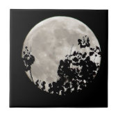 Moon achter donkere bladeren tegeltje (Voorkant)