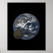 Moon die zich voor het afbeelding van aarde DSCOVR Poster (Voorkant)