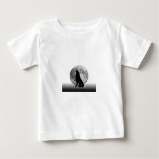 Moon Howl – Mystical Wolf Silhouette GraphiT-Shirt