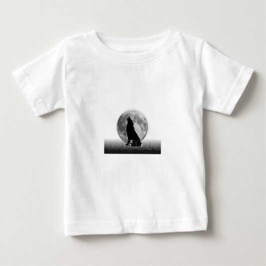 Moon Howl – Mystical Wolf Silhouette GraphiT-Shirt (Voorkant)