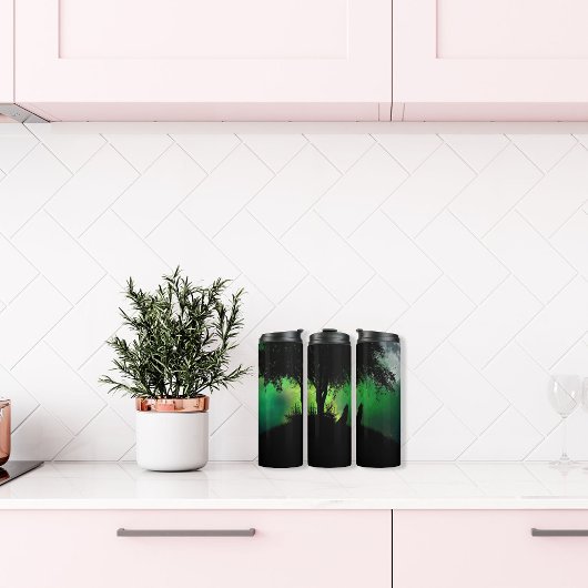 Moon Howling Wolf Silhouette onder de boom Thermosbeker