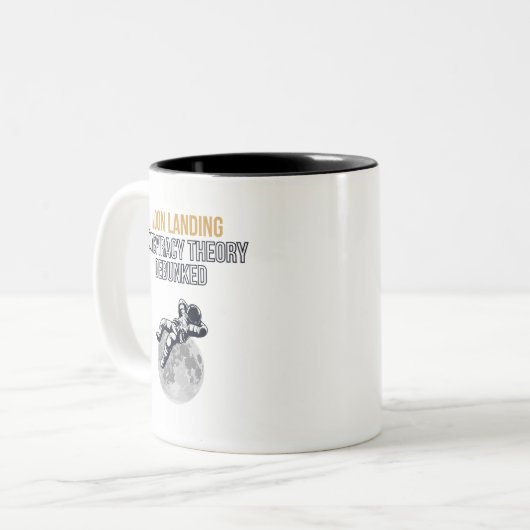 Moon Landing Conspiracy Theory Tweekleurige Koffiemok (Voorkant links)