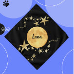 Moon Luna Gold Stars Gepersonaliseerd huisdier Bandana<br><div class="desc">Black & Gold Moon Luna and Stars Gepersonaliseerde Pet Neckwear Bandana beschikt over een volle maan / luna met gouden sterren op een zwarte achtergrond die de nachtelijke hemel nabootst. Personaliseer met de naam van je huisdier. Dit huisdier bandana werkt voor een hond, kat, konijn of ander huisdier. U kunt...</div>