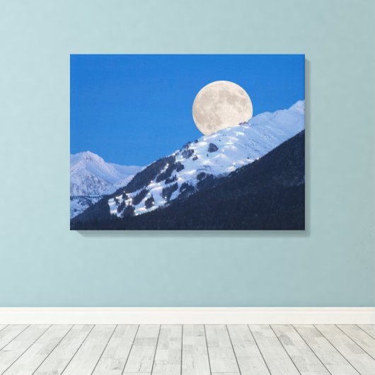 Moon Over Alyeska Ski Resort Alaska Canvas Afdruk (Insitu (Houten vloer))