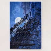 Moon over de sneeuwvloerboom en de kust van het ze legpuzzel (Verticaal)