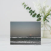 Moon Over Waves Briefkaart (Staand voorkant)