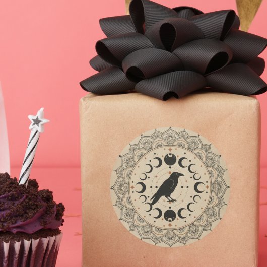 Moon Phase Raven Mandala Ronde Sticker