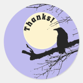 Moon Raven op een tak met paarse achtergrond Ronde Sticker
