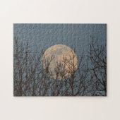 Moon Rising boven de bomen Legpuzzel (Horizontaal)