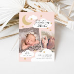 Moon Stars Clouds Collage Foto Roze Birth Aankondiging<br><div class="desc">Een afspeelbaar maar elegant ontwerp van de geboorteaankondiging met een collage van 2 foto's met een stijlvol kalligrafiescript en met de hand getekende sterren,  wolken en halve maan. Alle kleuren zijn bewerkbaar met de bewerkingsgereedschappen.</div>