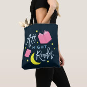 Moon Stars en Roze Boeken Al Nachtlezer Tote Bag (Dichtbij)