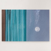 Moon stijgt boven blauwgroen zee legpuzzel (Horizontaal)