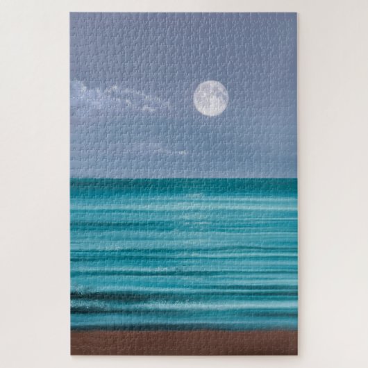 Moon stijgt boven blauwgroen zee legpuzzel (Verticaal)
