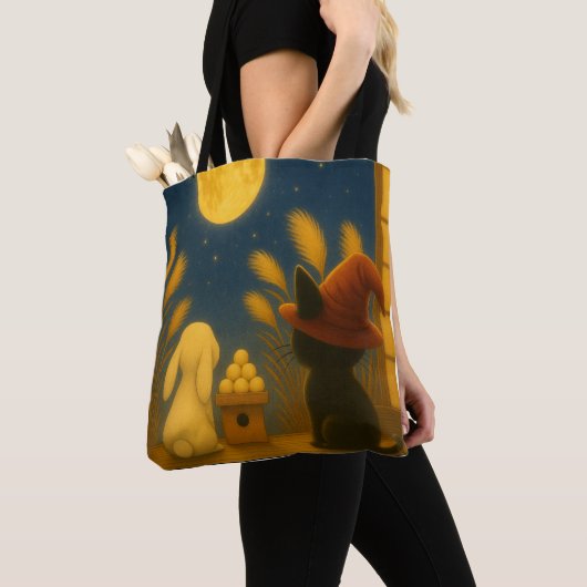 Moon Viewing Night – Black Cat and Rabbit under th Tote Bag (Dichtbij)
