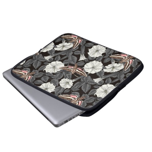 Moonbloemen en spinxmoden 2 laptop sleeve (Voorkant onderkant)