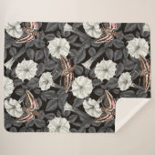 Moonbloemen en spinxmoden 2 sherpa deken (Voorkant (horizontaal))
